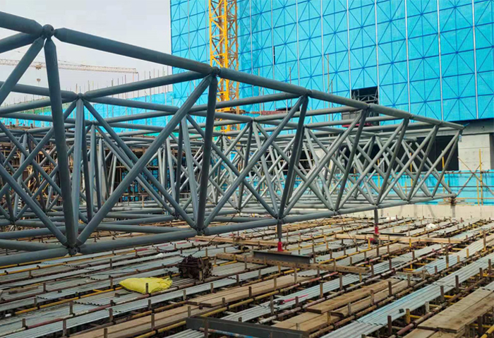 境外高铁东总部基地2号楼网架